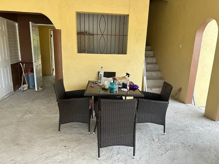 Eagles Nest Villa Studio Ac Tv Wifi Fan Luxury Modern Albion