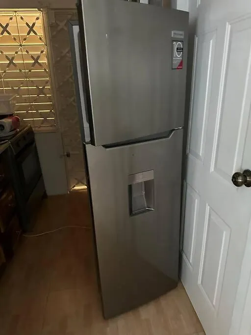 Eagles Nest Villa Studio Ac Tv Wifi Fan Luxury Modern Albion